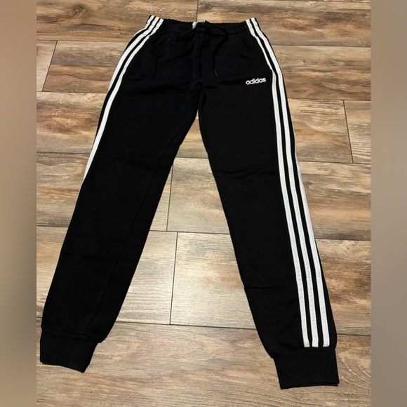 Euc Adidas set - Picture 2 of 5